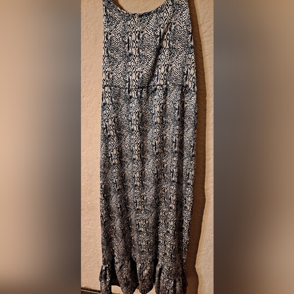 Women's Maxi Wrap Dress - Picture 4 of 4